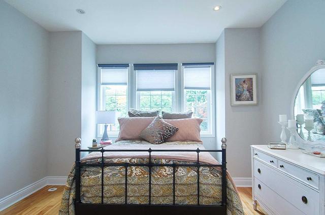 1013 Dundas St E, House attached with 2 bedrooms, 2 bathrooms and 1 parking in Toronto ON | Image 10