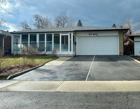 48 Tidworth Sq, House detached with 4 bedrooms, 3 bathrooms and 4 parking in Toronto ON | Card Image
