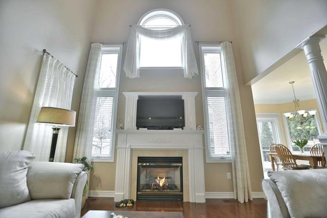 2283 Whitecliffe Way, House detached with 4 bedrooms, 5 bathrooms and 4 parking in Oakville ON | Image 7