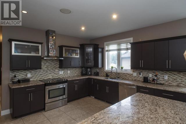 1012 Foxborough Pl, House detached with 5 bedrooms, 2 bathrooms and null parking in Thunder Bay ON | Image 7