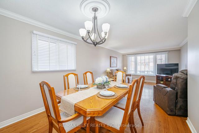 37 Kiskadee Dr, House detached with 3 bedrooms, 2 bathrooms and 4 parking in Toronto ON | Image 32