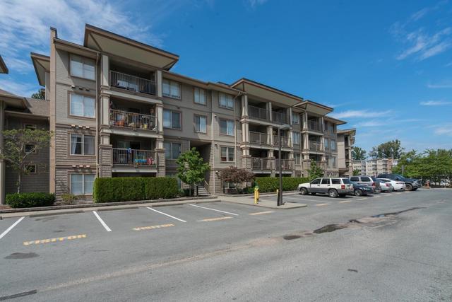 215 - 45567 Yale Road, Condo with 1 bedrooms, 1 bathrooms and null parking in Chilliwack BC | Card Image