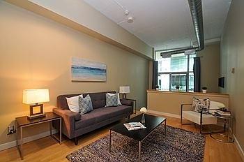 835 - 155 Dalhousie St, Condo with 1 bedrooms, 1 bathrooms and null parking in Toronto ON | Image 3
