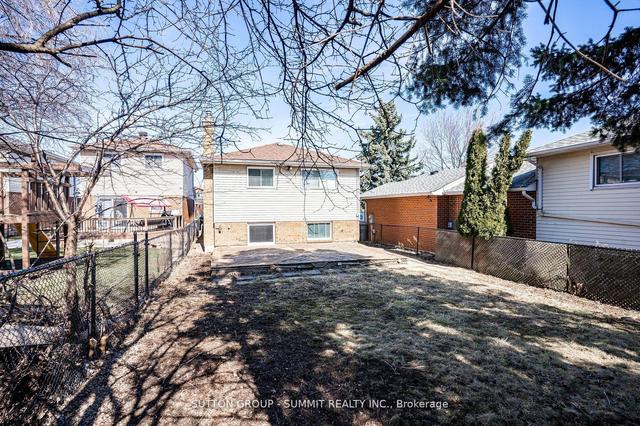 40 Summertime Crt, House detached with 3 bedrooms, 2 bathrooms and 7 parking in Brampton ON | Image 30