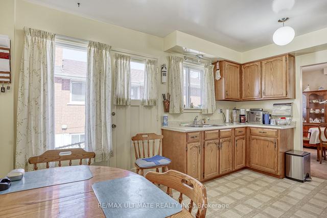 19 Manorglen Cres, House detached with 3 bedrooms, 2 bathrooms and 3 parking in Toronto ON | Image 37