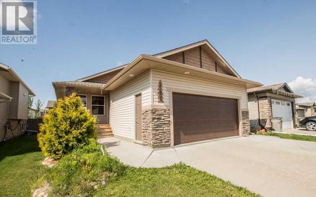 11826 86a Street, House detached with 4 bedrooms, 3 bathrooms and 4 parking in Grande Prairie AB | Image 2