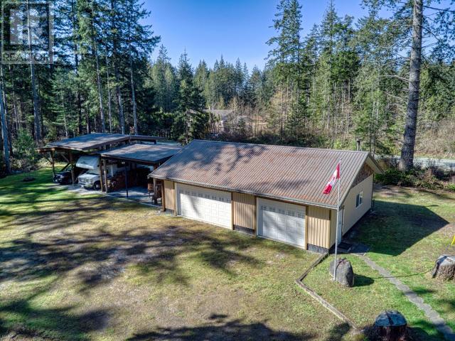 9537 Nassichuk Road, House detached with 4 bedrooms, 2 bathrooms and 8 parking in Powell River C BC | Image 3