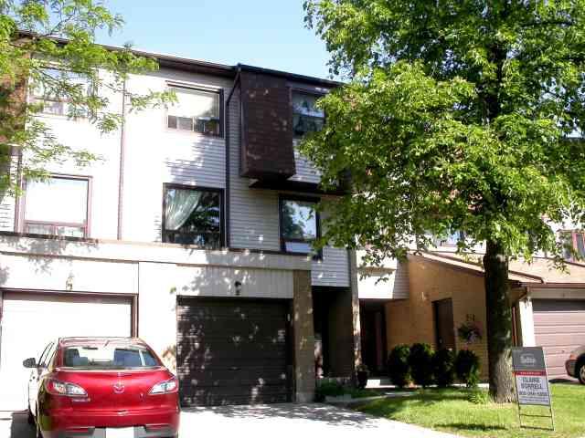 unit 2 - 6040 Montevideo Rd, Townhouse with 3 bedrooms, 2 bathrooms and 2 parking in Mississauga ON | Image 1