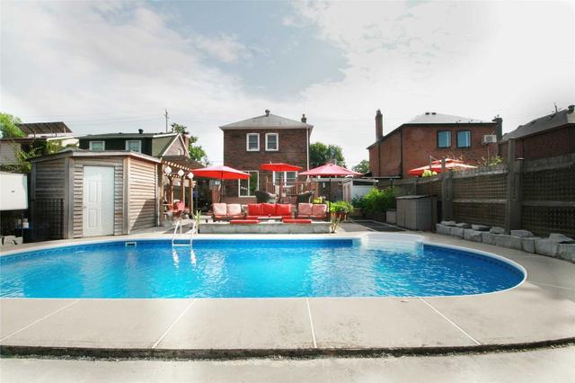 497 Donlands Ave, House detached with 3 bedrooms, 2 bathrooms and 2 parking in Toronto ON | Image 3