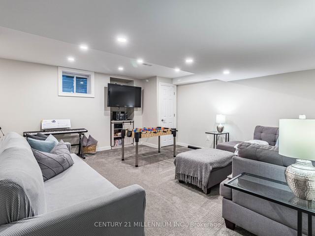 126 Lemieux Crt, House attached with 3 bedrooms, 4 bathrooms and 2 parking in Milton ON | Image 25