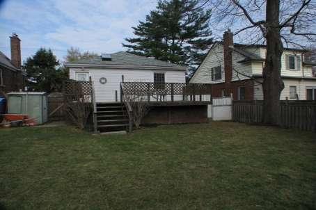 72 Montrose Ave, House detached with 2 bedrooms, 1 bathrooms and 4 parking in Hamilton ON | Image 2