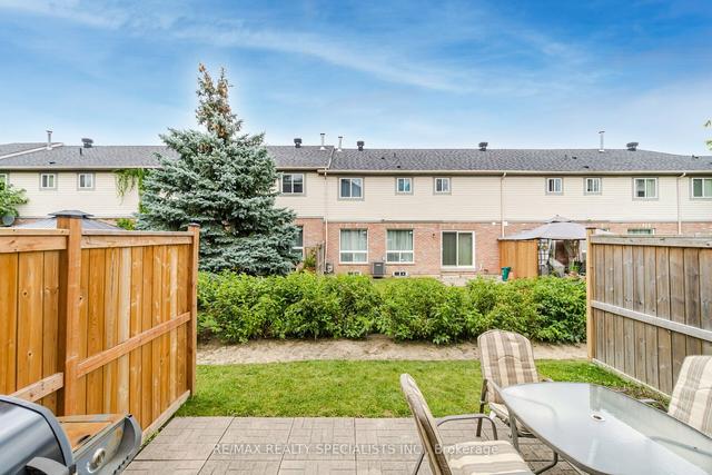 36 - 5255 Guildwood Way, Townhouse with 3 bedrooms, 3 bathrooms and 2 parking in Mississauga ON | Image 28
