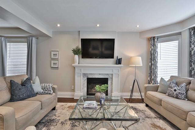 107 Purcell Cres, House detached with 4 bedrooms, 4 bathrooms and 5 parking in Vaughan ON | Image 5