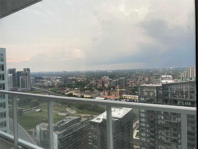 4009 - 17 Bathurst St, Condo with 1 bedrooms, 1 bathrooms and 0 parking in Toronto ON | Image 6