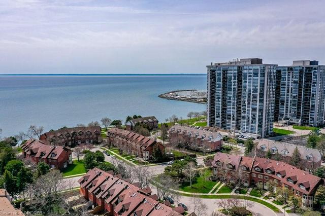 1 - 90 Sarah Lane, House attached with 3 bedrooms, 2 bathrooms and 2 parking in Oakville ON | Image 34