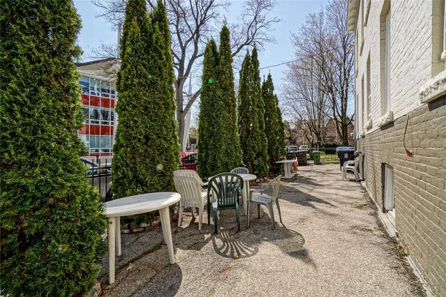 unit 2 - 540 Spadina Cres, House detached with 4 bedrooms, 2 bathrooms and 0 parking in Toronto ON | Image 24