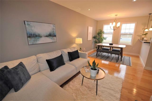 3125 Stornoway Circ, House attached with 2 bedrooms, 2 bathrooms and 1 parking in Oakville ON | Image 6