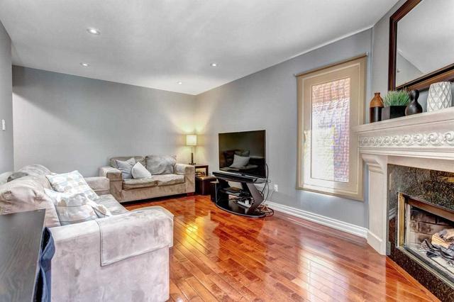 4132 Varden Crt, House detached with 4 bedrooms, 4 bathrooms and 4 parking in Mississauga ON | Image 6