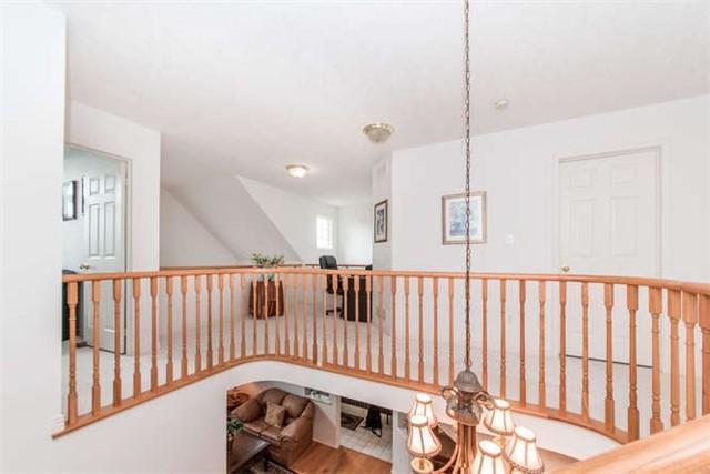 207 Niagara Dr, House detached with 4 bedrooms, 3 bathrooms and 4 parking in Oshawa ON | Image 12