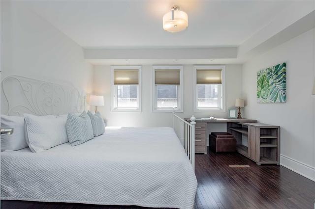 34 Mallingham Crt, House attached with 3 bedrooms, 4 bathrooms and 1 parking in Toronto ON | Image 10