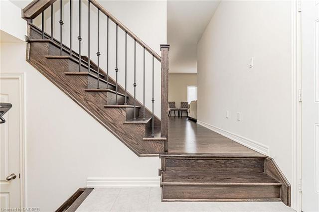 3865 Tufgar Crescent, House detached with 3 bedrooms, 2 bathrooms and 2 parking in Burlington ON | Image 3
