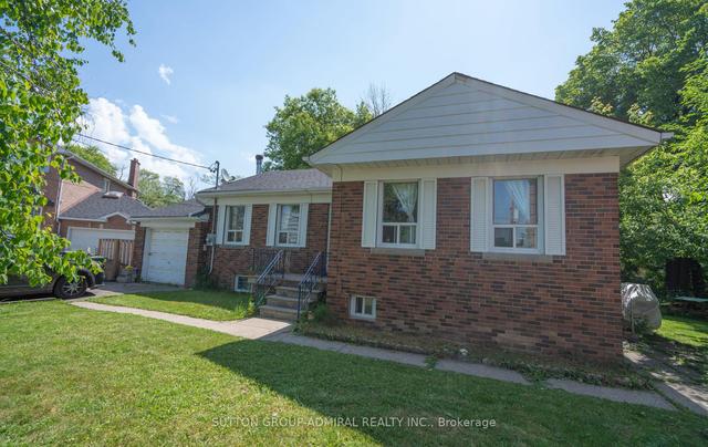 77 Claver Ave, House detached with 3 bedrooms, 2 bathrooms and 6 parking in Toronto ON | Image 11