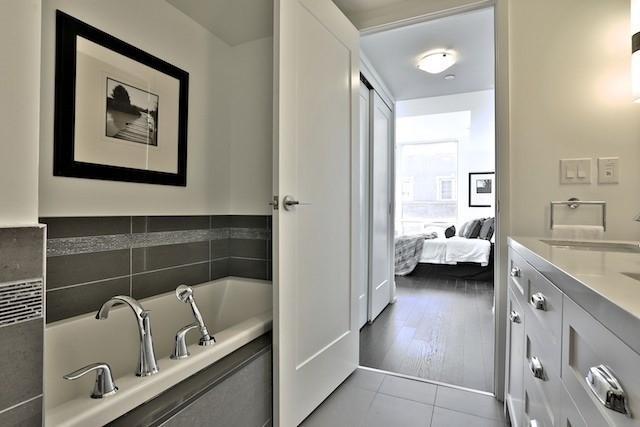 Th 11 - 25 Malcolm Rd, Townhouse with 2 bedrooms, 3 bathrooms and 1 parking in Toronto ON | Image 14