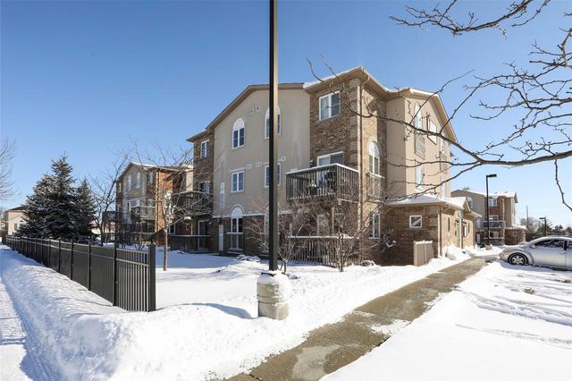 4 - 17 Cheltenham Rd, Condo with 2 bedrooms, 2 bathrooms and 1 parking in Barrie ON | Image 4