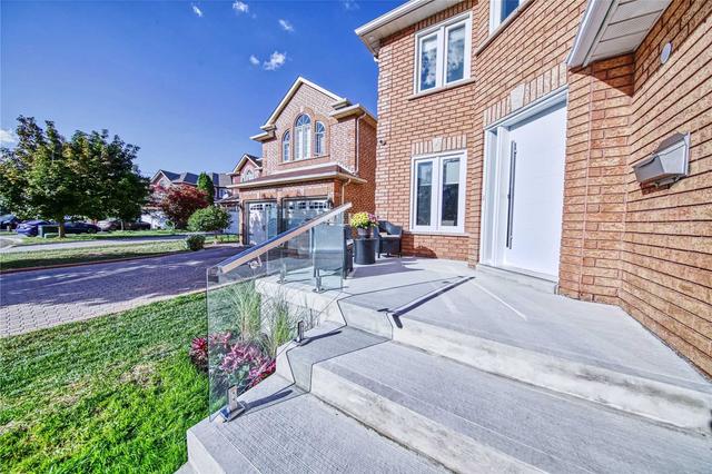2631 Comet Crt, House detached with 4 bedrooms, 5 bathrooms and 6 parking in Mississauga ON | Image 12