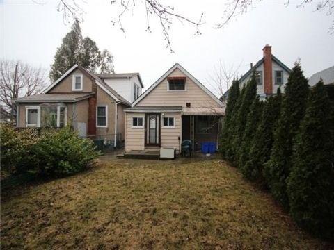 111 Royal Ave, House detached with 4 bedrooms, 1 bathrooms and null parking in Hamilton ON | Image 2