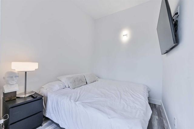 3009 - 25 The Esplanade St, Condo with 2 bedrooms, 1 bathrooms and 0 parking in Toronto ON | Image 11
