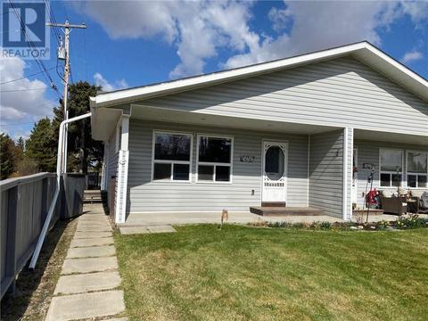4918 54 Avenue, House semidetached with 3 bedrooms, 2 bathrooms and 2 parking in Olds AB | Card Image