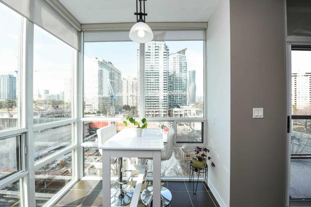 707 - 3504 Hurontario St, Condo with 2 bedrooms, 2 bathrooms and 1 parking in Mississauga ON | Image 9