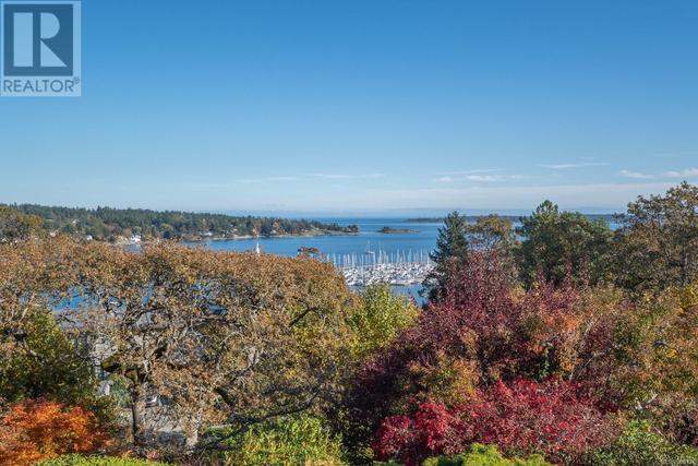 3550 Beach Dr, House detached with 4 bedrooms, 8 bathrooms and 6 parking in Oak Bay BC | Image 17