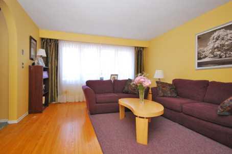 772 Ferndale St, House detached with 4 bedrooms, 3 bathrooms and 4 parking in Oshawa ON | Image 2