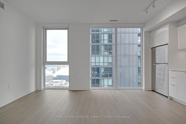 3108 - 357 King St, Condo with 2 bedrooms, 2 bathrooms and 0 parking in Toronto ON | Image 2