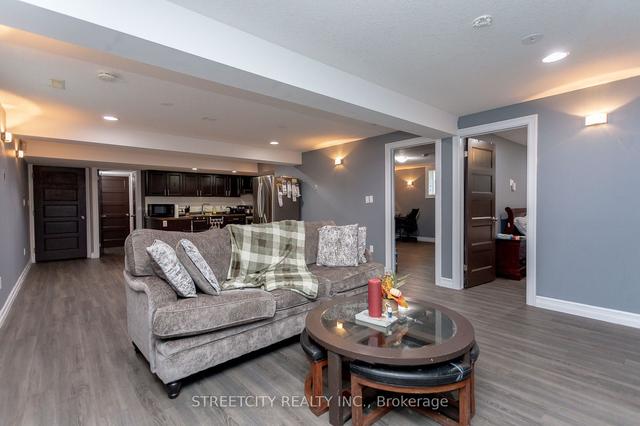 9 - 1430 Highbury Ave, Condo with 4 bedrooms, 3 bathrooms and 4 parking in London ON | Image 20