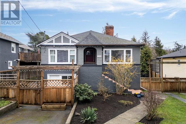 3319 Linwood Ave, House detached with 5 bedrooms, 2 bathrooms and 6 parking in Saanich BC | Image 1