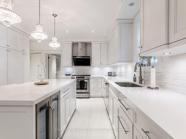 484 Russell Hill Rd, House detached with 7 bedrooms, 4 bathrooms and 8 parking in Toronto ON | Image 7