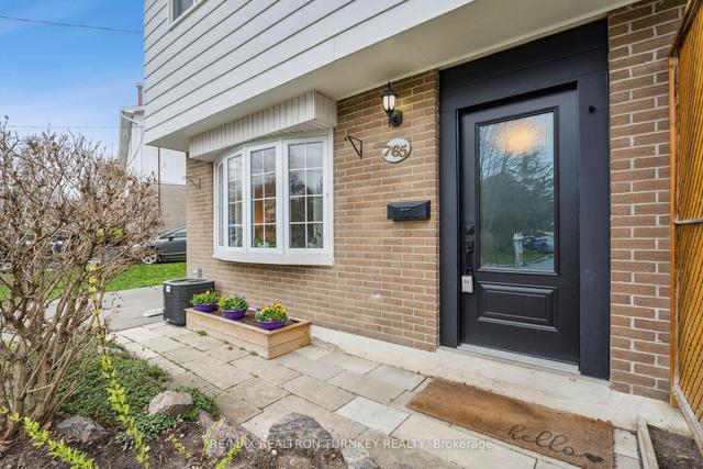 765 Sunnypoint Dr, House semidetached with 4 bedrooms, 1 bathrooms and 4 parking in Newmarket ON | Image 23
