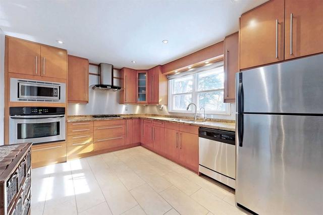 23 Morewood Cres, House detached with 4 bedrooms, 3 bathrooms and 6 parking in Toronto ON | Image 3