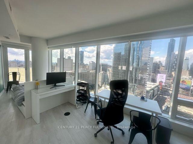 2412 - 197 Yonge St, Condo with 0 bedrooms, 1 bathrooms and 0 parking in Toronto ON | Image 8