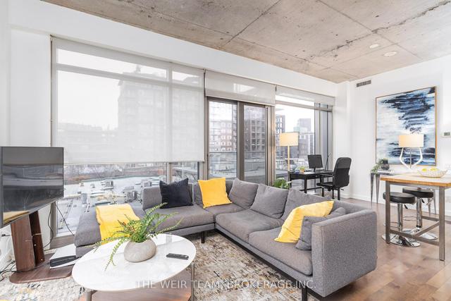 407 - 70 Distillery Lane, Condo with 2 bedrooms, 2 bathrooms and 1 parking in Toronto ON | Image 3