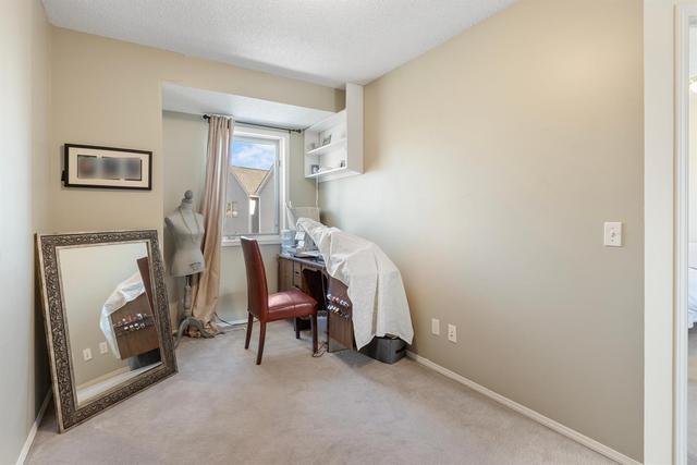 18 Stradwick Rise Sw, Home with 4 bedrooms, 2 bathrooms and 4 parking in Calgary AB | Image 21