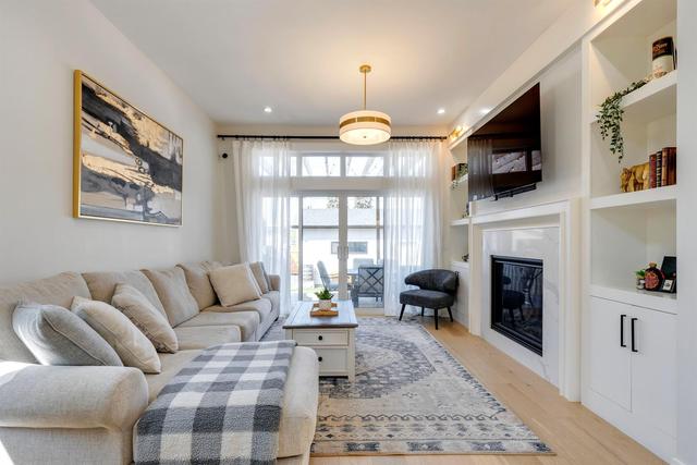 1421 44 Street Sw, Home with 5 bedrooms, 3 bathrooms and 2 parking in Calgary AB | Image 12