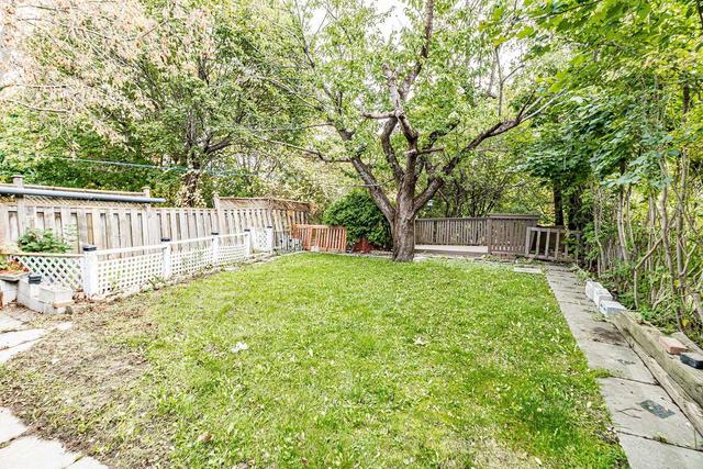 47 Lakeland Dr, House semidetached with 4 bedrooms, 3 bathrooms and 4 parking in Toronto ON | Image 27