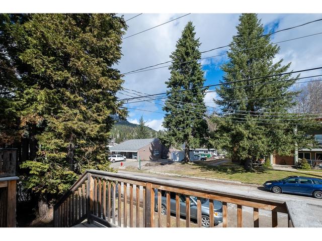 2111 Second Avenue, House detached with 3 bedrooms, 2 bathrooms and null parking in Rossland BC | Image 74