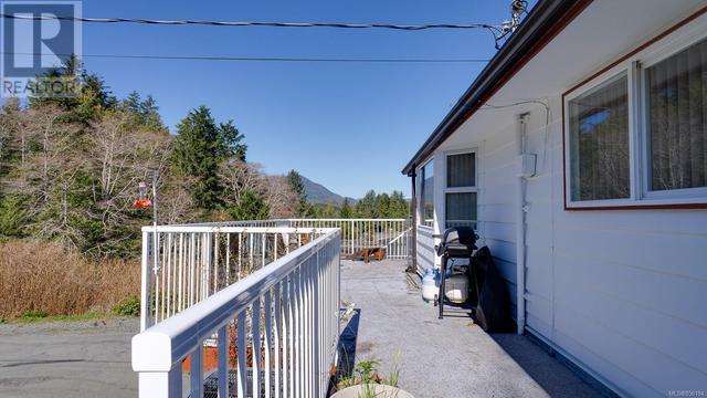 740 Campbell St, House detached with 4 bedrooms, 2 bathrooms and 6 parking in Tofino BC | Image 41