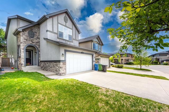 8 Aspen Hills Court Sw, House detached with 4 bedrooms, 3 bathrooms and 4 parking in Calgary AB | Image 2