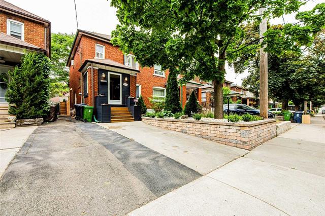 34 Roseneath Gdns, House semidetached with 3 bedrooms, 2 bathrooms and 1 parking in Toronto ON | Image 12